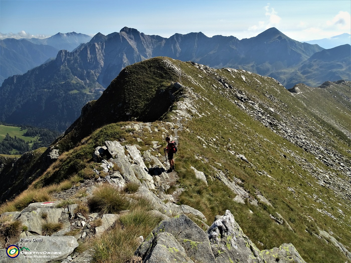 85 Lunga discesa dalla Cima (2348 m) al Passo di Lemma (2137 m) .JPG